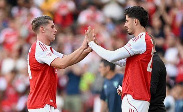 Hàng tiền đạo Arsenal đối mặt với áp lực ghi bàn trong trận chung kết Champions League.