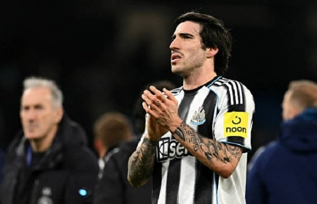 Tiền vệ Sandro Tonali là mục tiêu tiềm năng để củng cố tuyến giữa Arsenal.