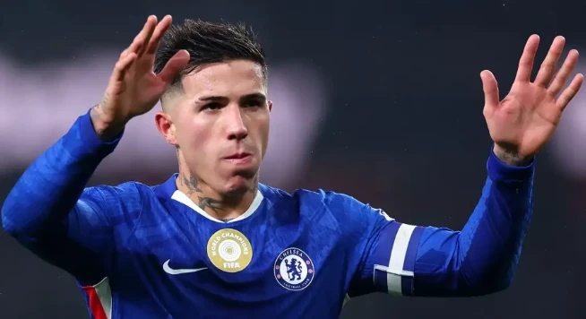 Enzo Fernandez là mục tiêu chuyển nhượng hàng đầu của Manchester City để gia cố hàng tiền vệ.