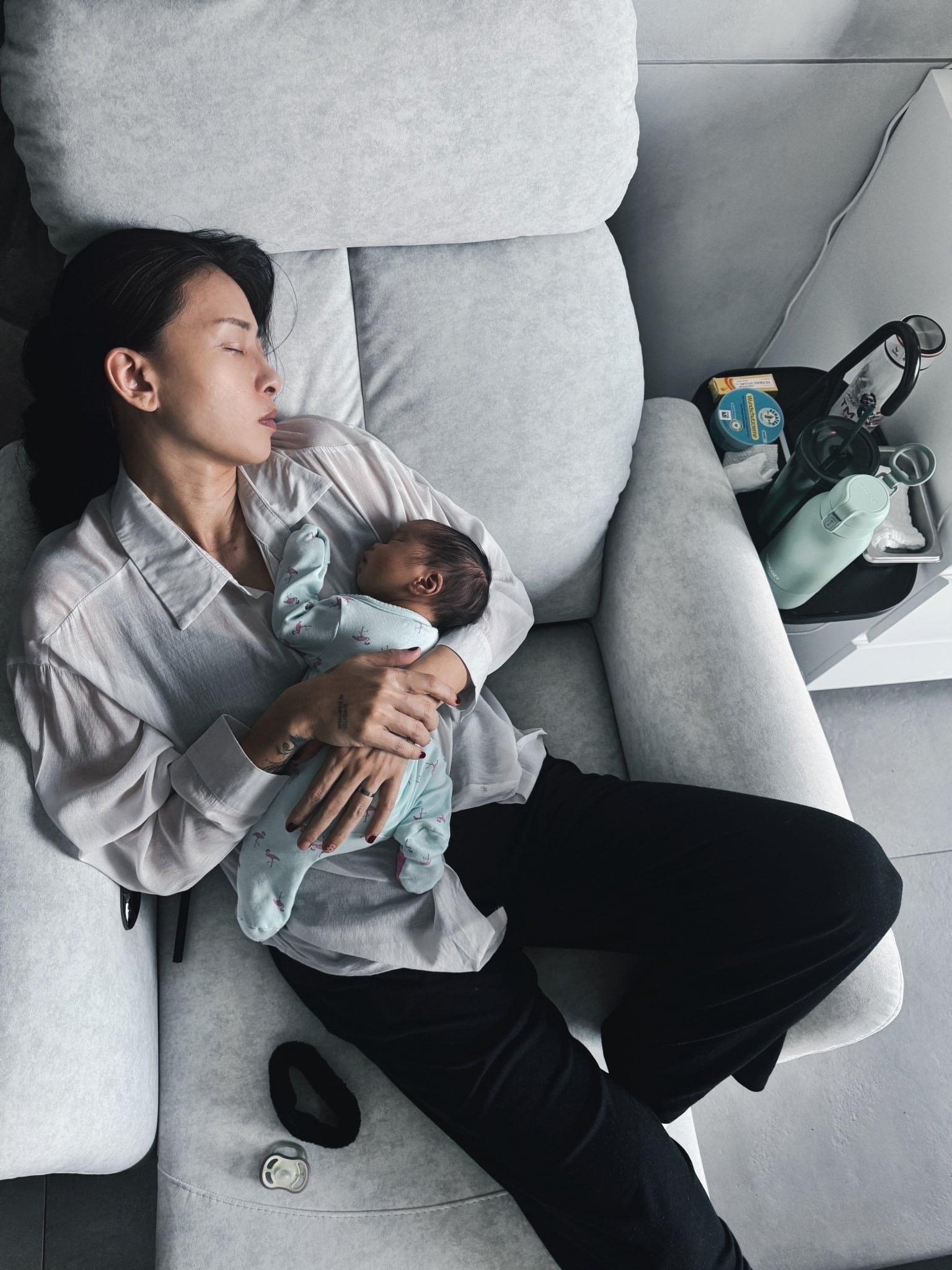 Ngô Thanh Vân gặp nhiều bỡ ngỡ khi làm mẹ ở tuổi 46.
