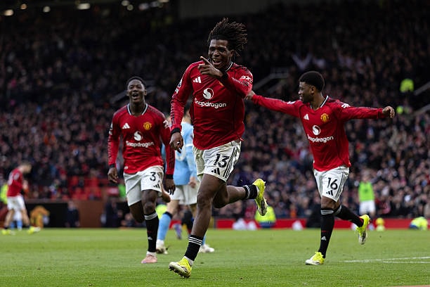 Patrick Dorgu tỏa sáng rực rỡ khi được Michael Carrick đẩy lên thi đấu ở vai trò tấn công.