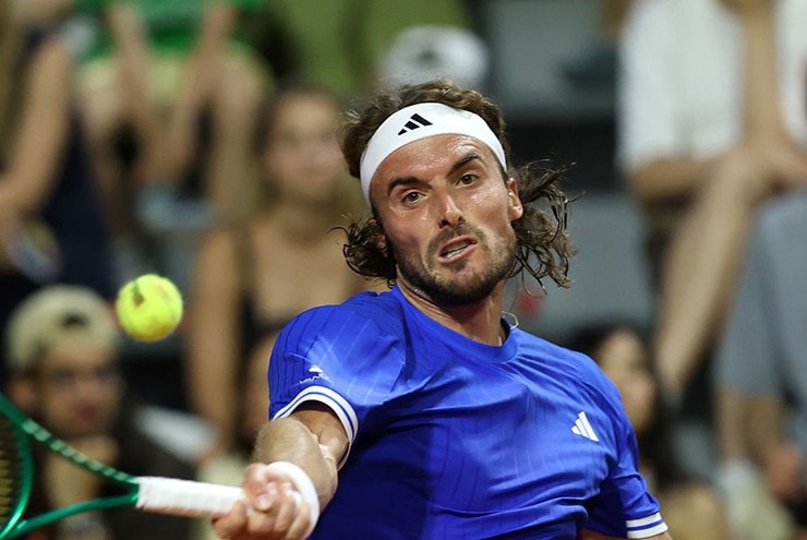 Tsitsipas thất vọng sau khi để thua Matteo Arnaldi tại vòng hai Roland Garros