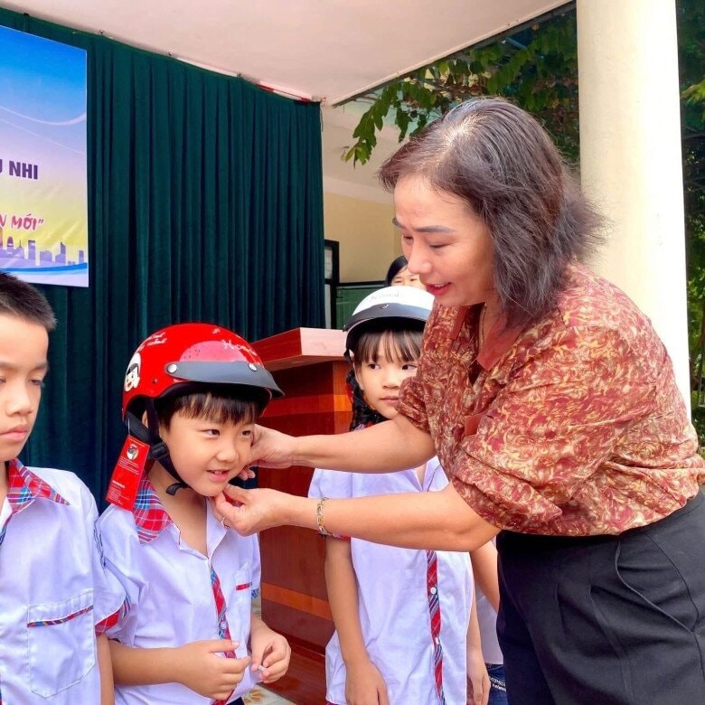 Bé Bo hiện tại đang học tập tại một ngôi trường làng ở Bắc Ninh.