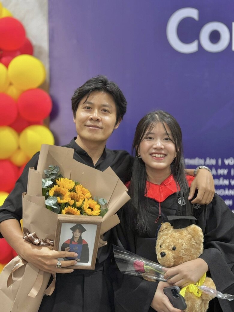 Con gái nuôi của Nguyễn Văn Chung có thành tích học tập tốt.
