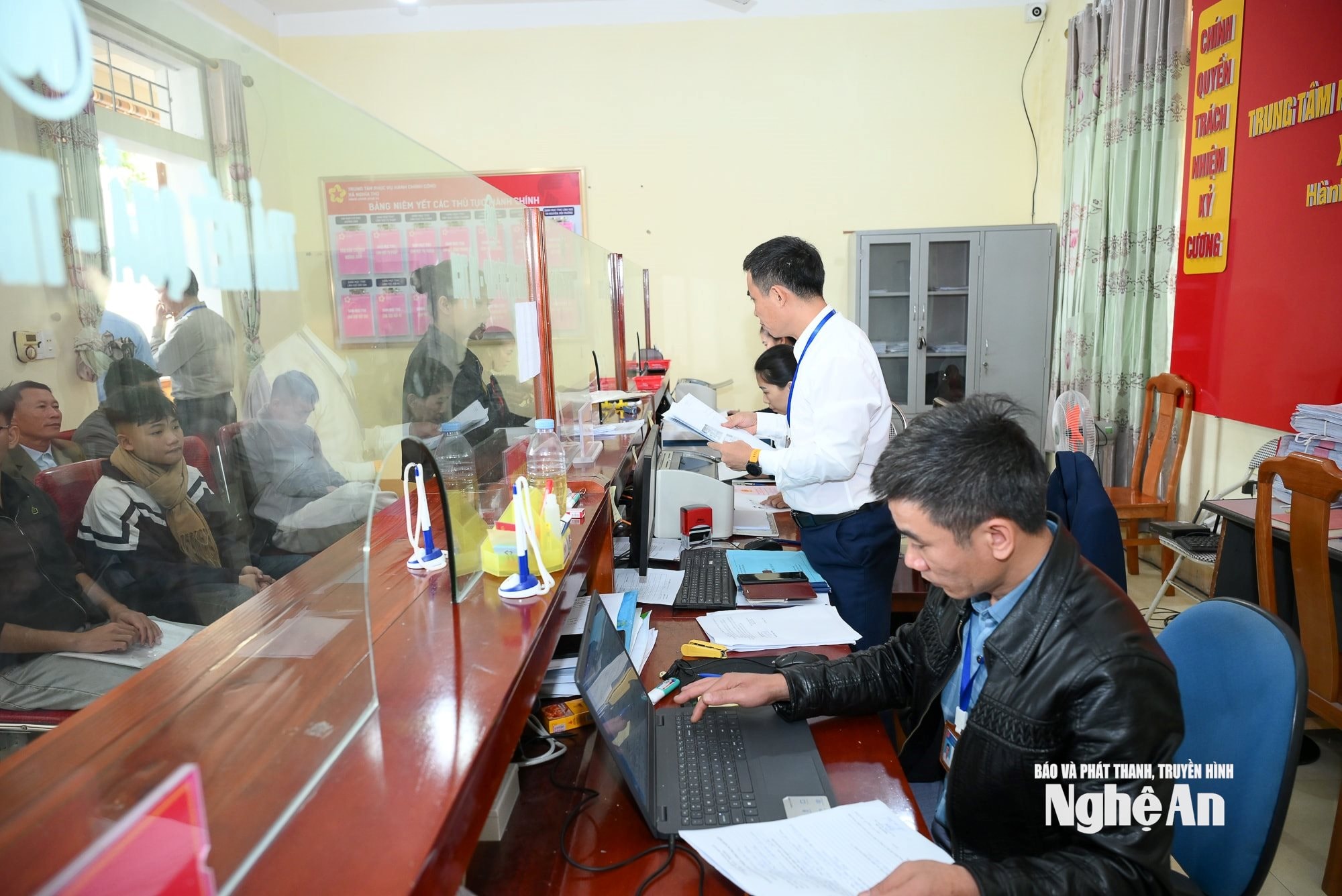 Trung tâm phục vụ hành chính công xã Nghĩa Thọ. Ảnh PV