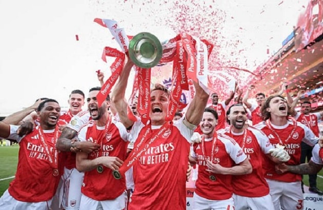 Arsenal giành vinh quang nhờ nền tảng hàng phòng ngự chắc chắn
