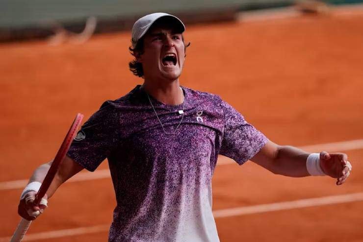 Joao Fonseca ăn mừng chiến thắng Fonseca có thể là 1 trong những ứng viên trở thành tân vương Roland Garros 2026