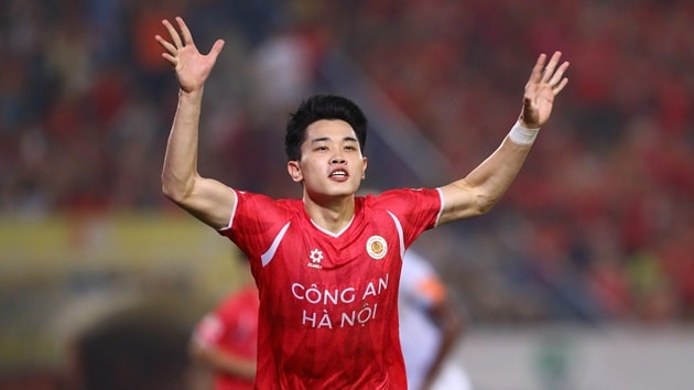 Tiền đạo Nguyễn Đình Bắc đang thể hiện phong độ cao trong màu áo CLB Công an Hà Nội.