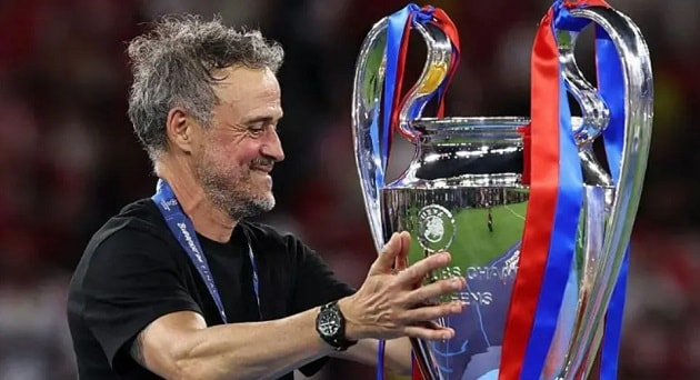 Luis Enrique xứng đáng được PSG dựng tượng.