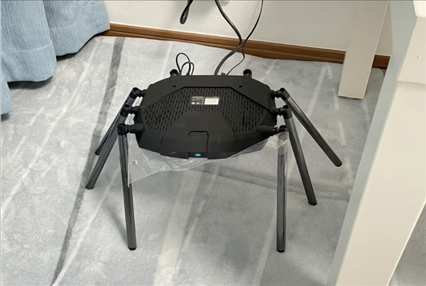 Cách sắp xếp ăng-ten router treo tường