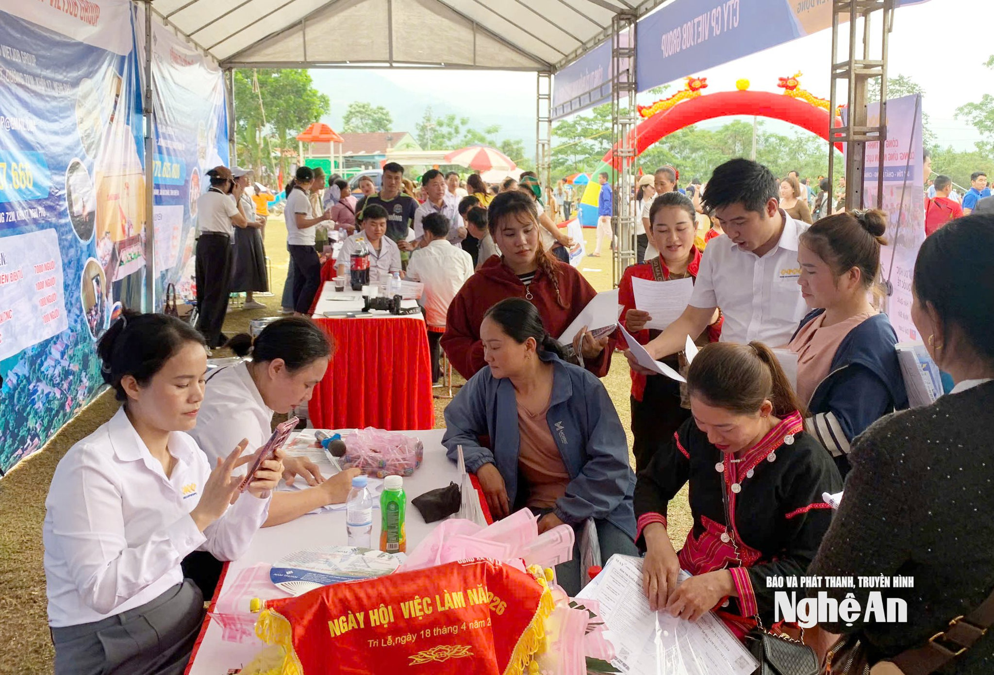 Lao động tại ngày hội việc làm tổ chức ở xã Tri Lễ vào cuối tháng 4/2026. Ảnh: Thanh Nga