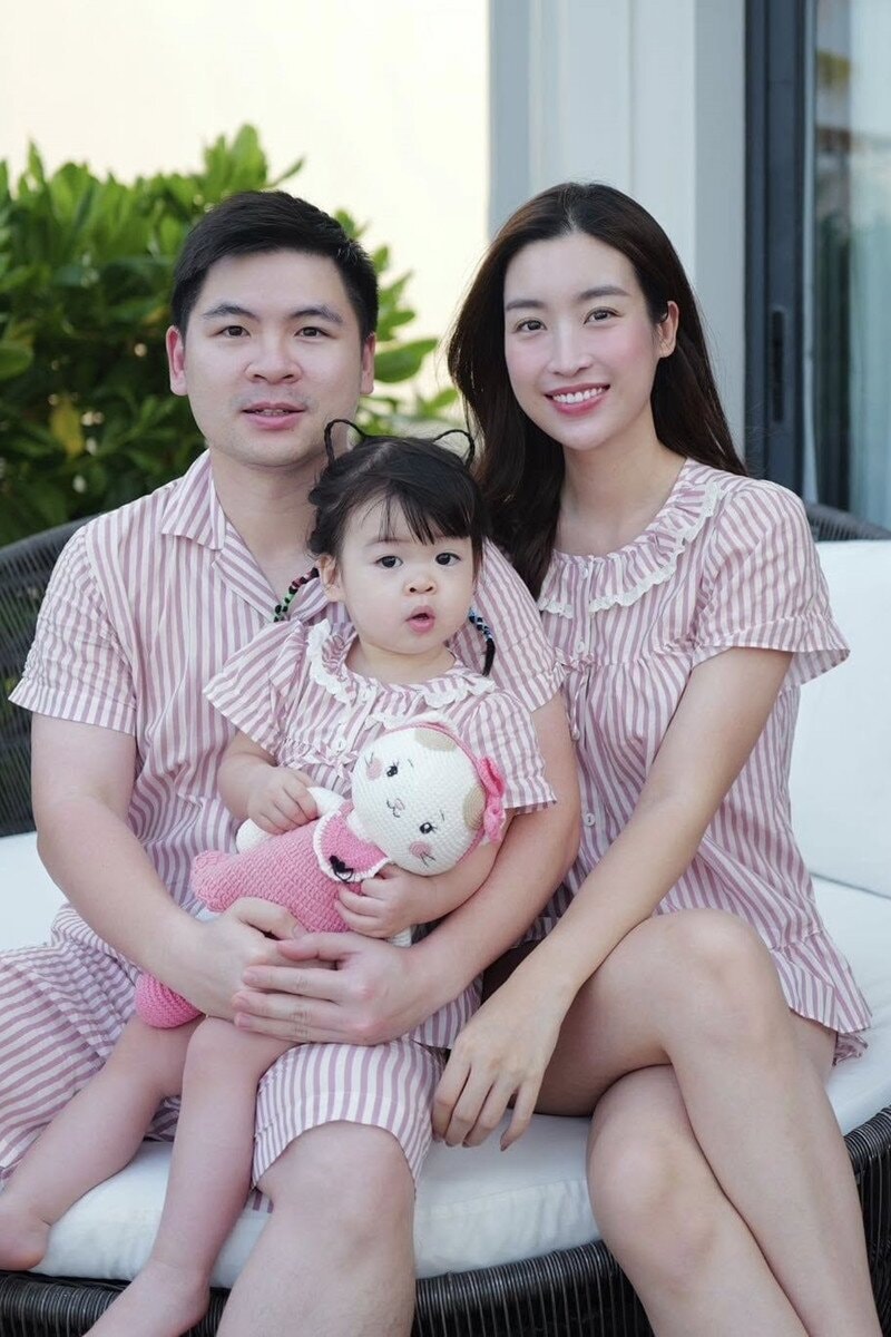 Gia đình nhỏ của hoa hậu Đỗ Mỹ Linh.
