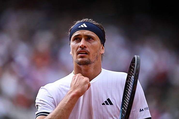 Tay vợt Alexander Zverev thi đấu tại vòng 4 Roland Garros