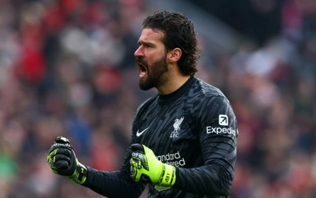 Thủ thành Alisson Becker đang cân nhắc tương lai tại Liverpool để chuyển tới Serie A.