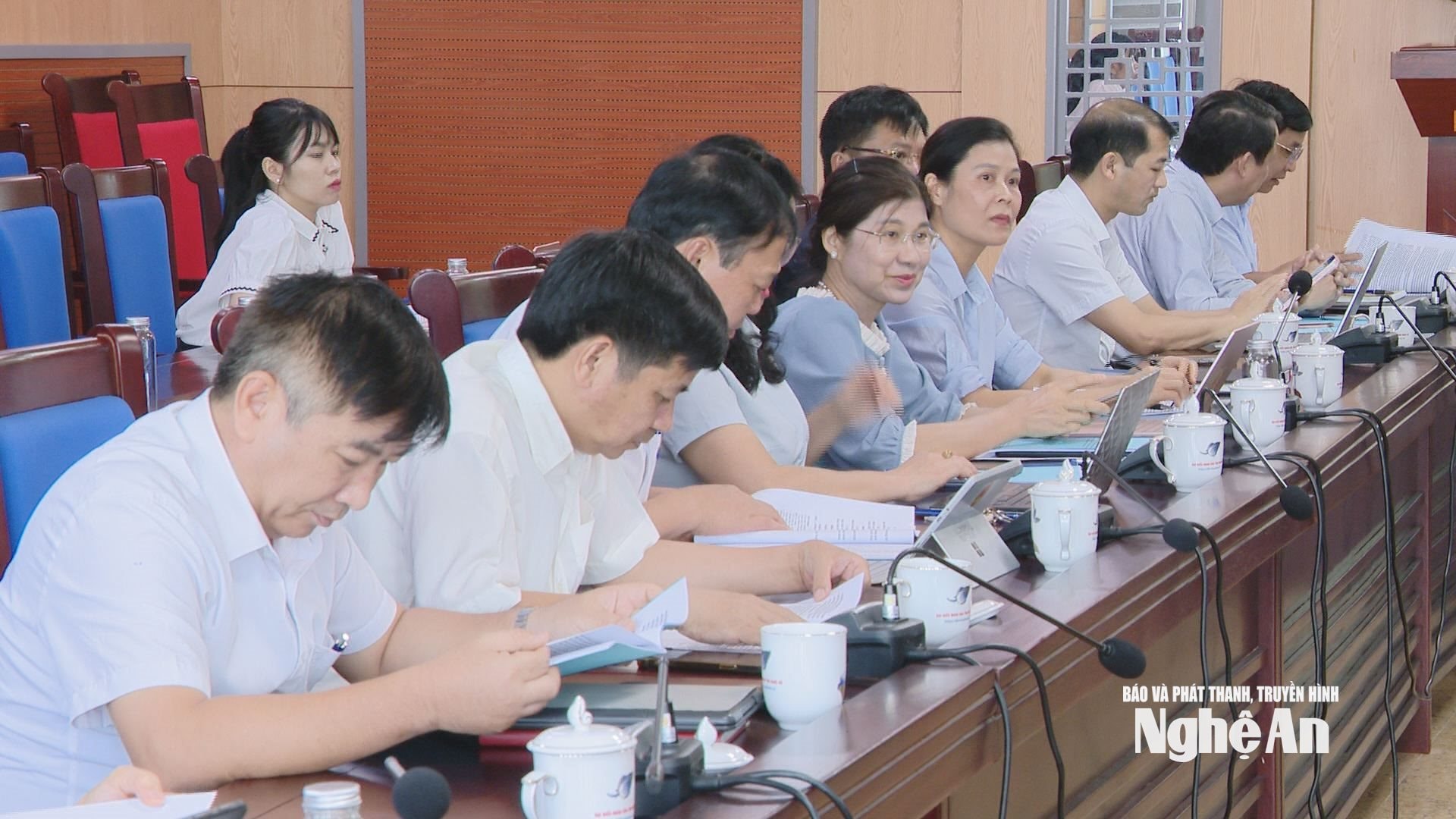  Đại biểu dự hội nghị..