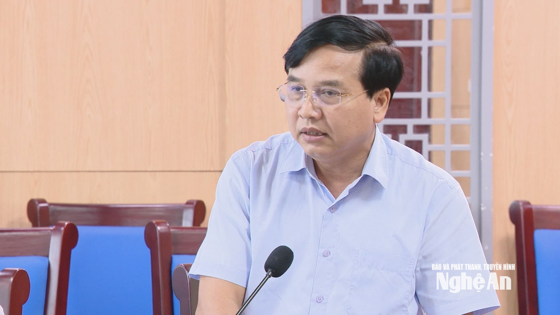  Đồng chí Nguyễn Như Khôi- Phó chủ tịch HĐND tỉnh phát biểu tại hội nghị.