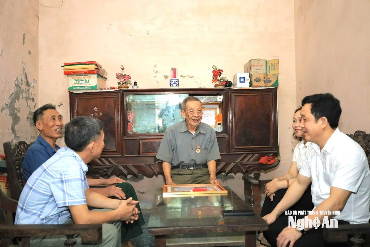 bna_-pho-bi-thu-dang-uy-xa.jpg