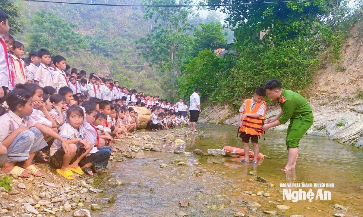 bơi 1