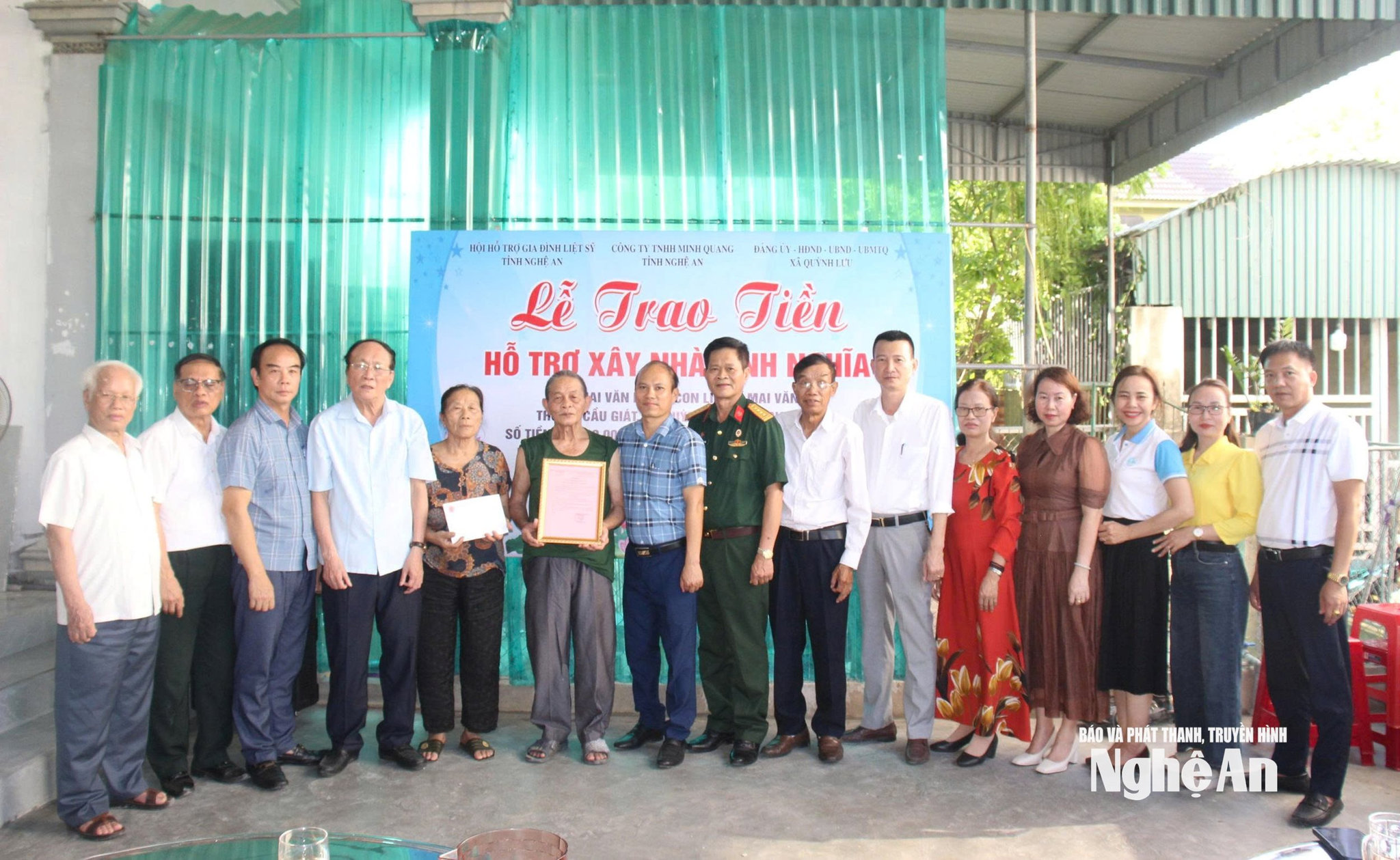 trao nhà