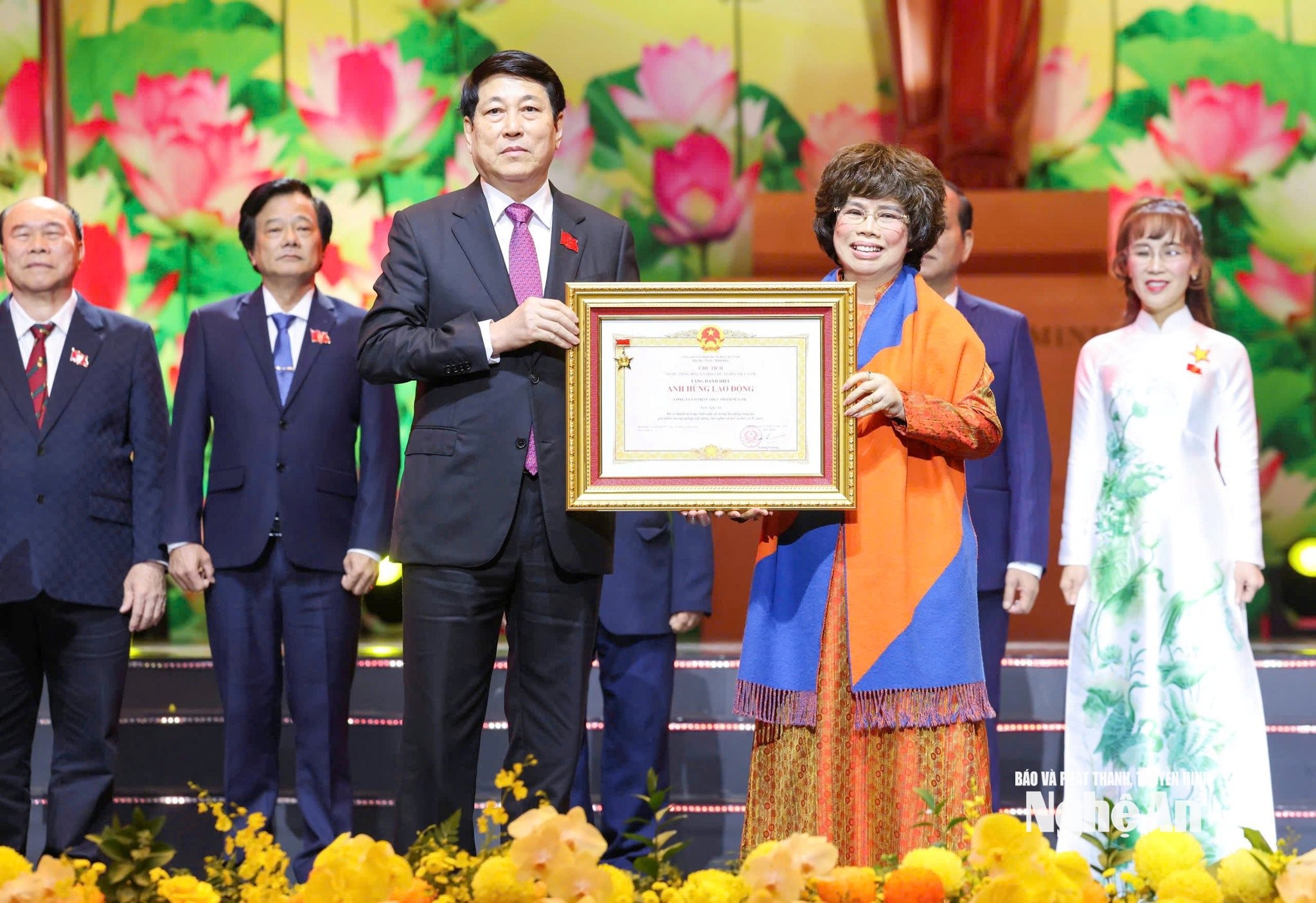 Tập đoàn TH được Đảng và Nhà nước phong tặng danh hiệu Anh hùng Lao động. Ảnh: TH