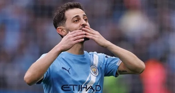 Bernardo Silva sở hữu đầy đủ những phẩm chất lãnh đạo mà đội hình Barcelona hiện tại đang thiếu.