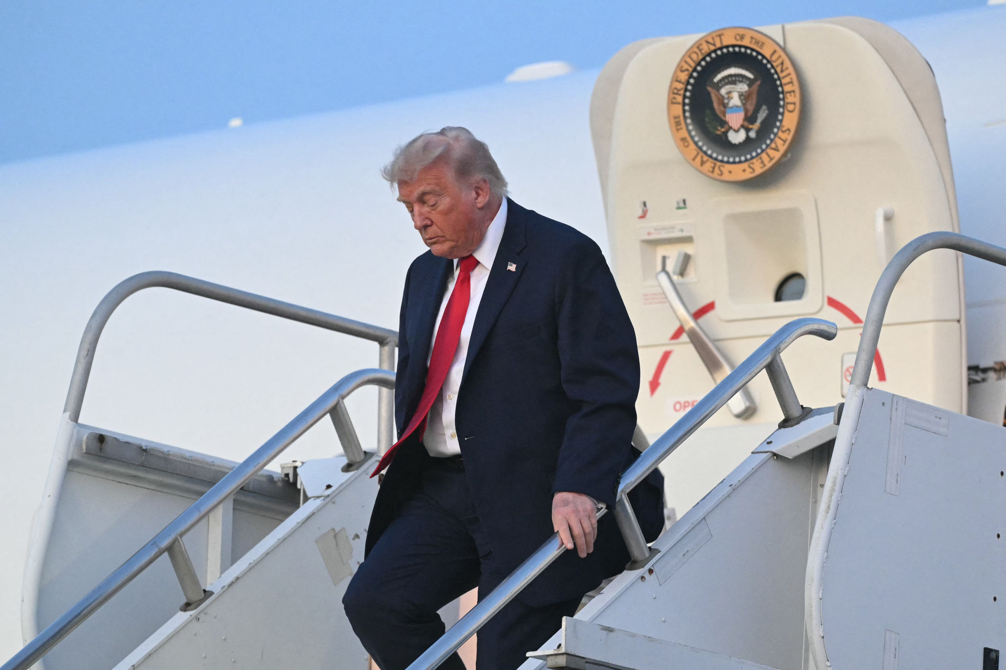 afp__20260606__b67n7ny__v1__highres__uspresidentdonaldtrumptravelstowisconsinnewjers.jpg
