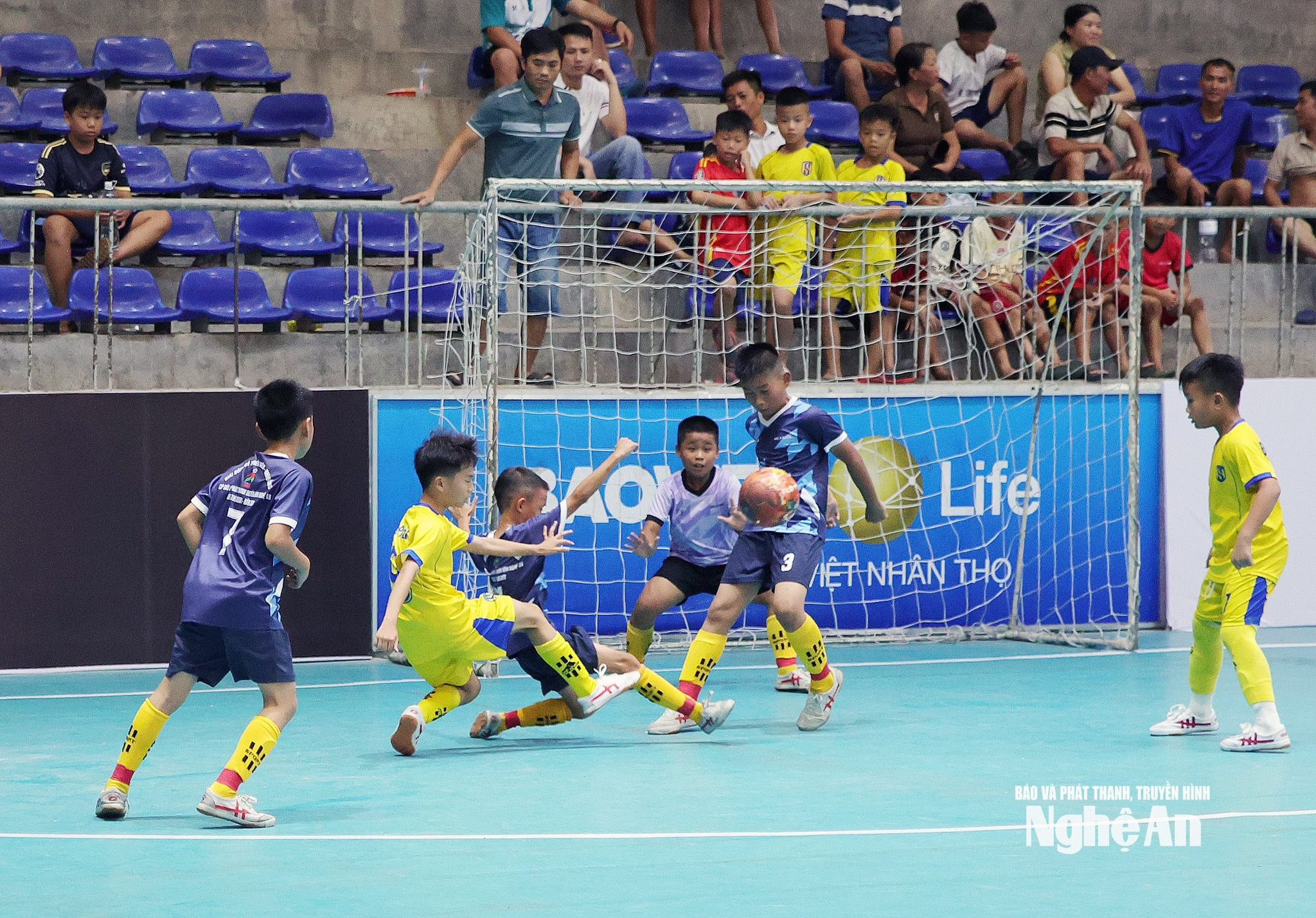 quy-hop-thanh-vinh6.jpg