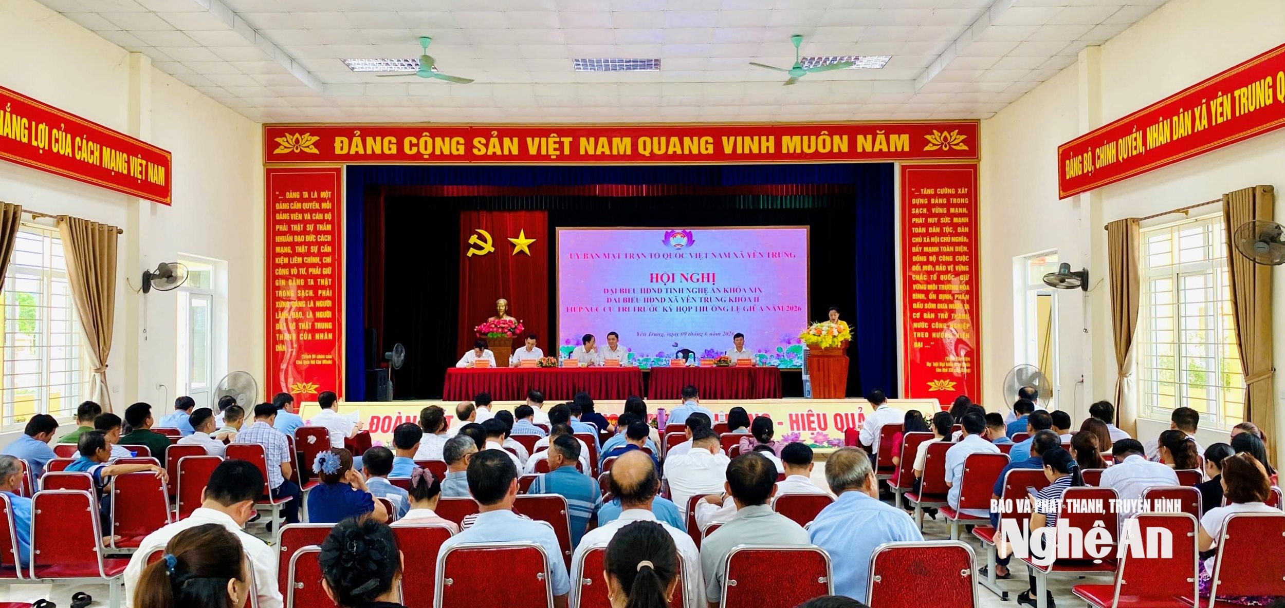bna_-toan-canh-hoi-nghi-tiep-xuc-cu-tri-xa-yen-trung.-anh-thanh-trung.jpg