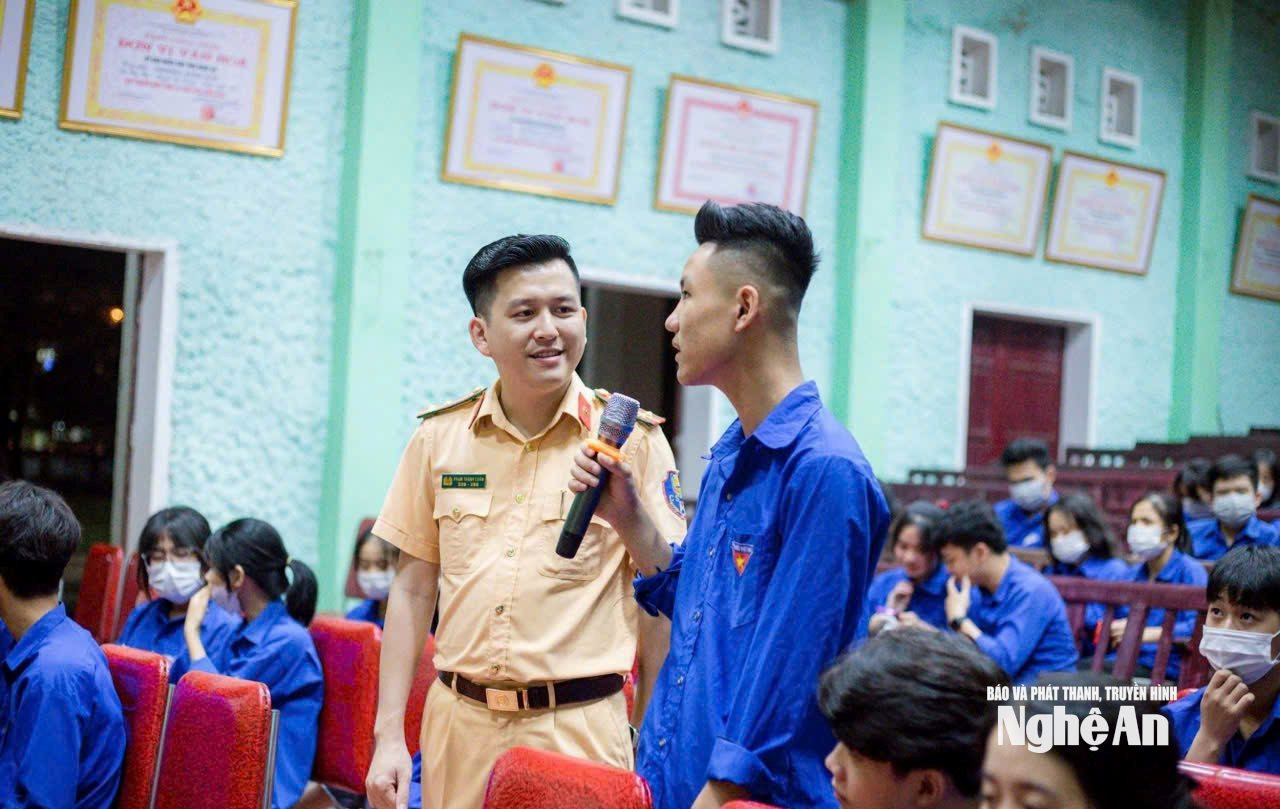 4.ảnh pv