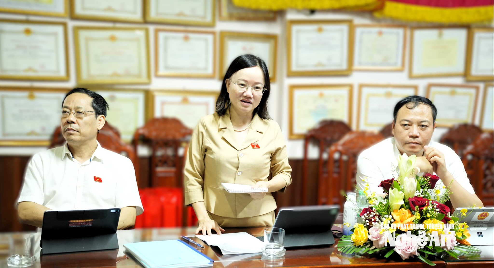 bna_ba-thai-thi-an-chung-pho-truong-doan-chuyen-trach-doan-dbqh-tinh-ket-luan-buoi-lam-viec.-anh-nguyen-toan.jpg