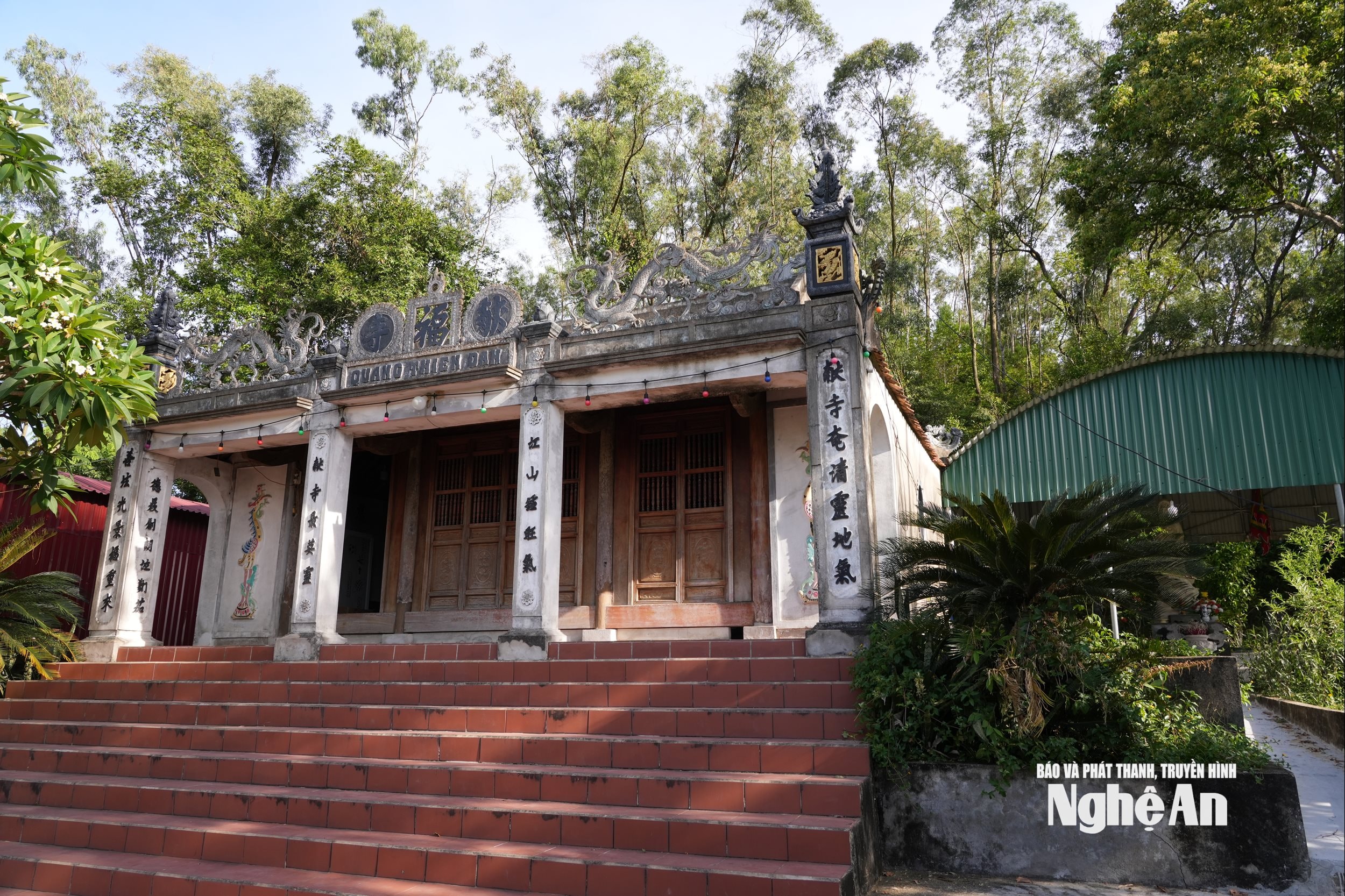 chợ hến99