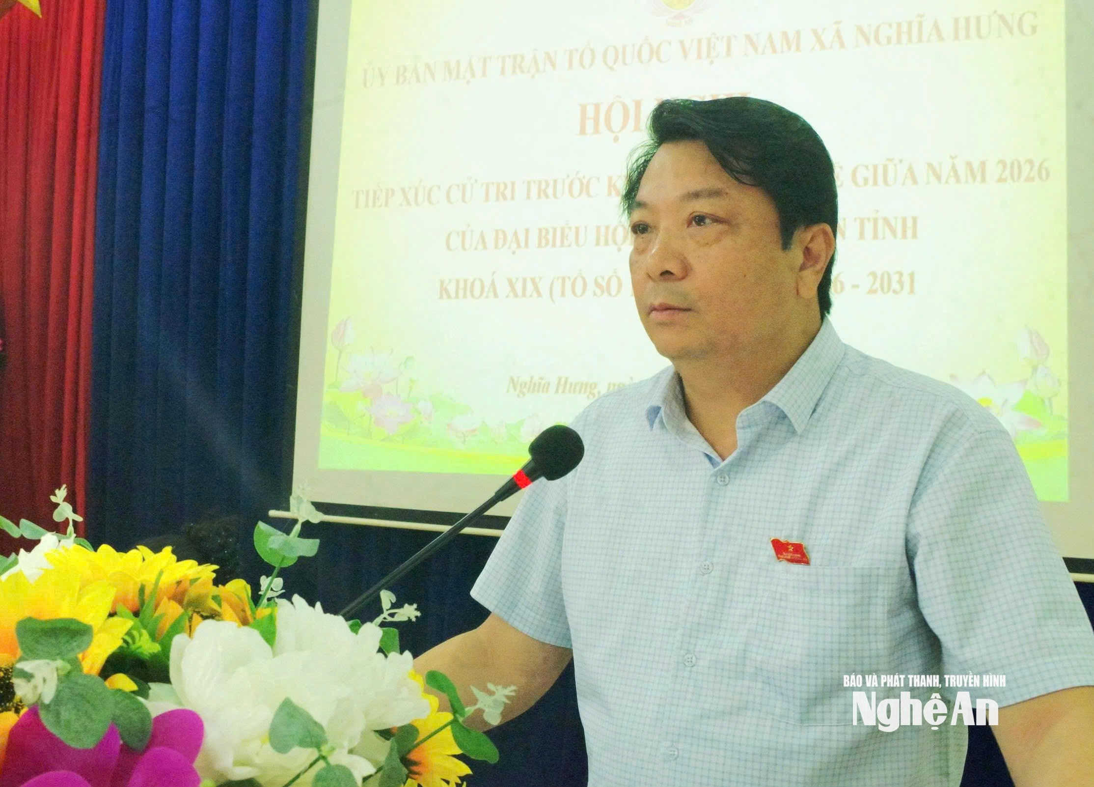 bna_ong-chu-anh-tuan-uy-vien-bch-dang-bo-tinh-bi-thu-dang-uy-chu-tich-hdnd-phuong-thai-hoa-to-truong-to-dai-bieu-hdnd-tinh-so-14-phat-bieu-tai-hoi-nghi-tiep-xuc.jpg