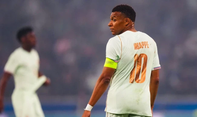 Mbappe tịt ngòi trước Bắc Ireland.