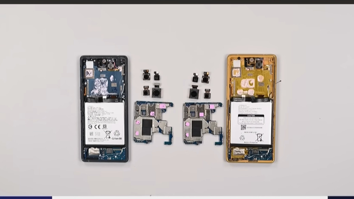 Cấu trúc bên trong Trump Mobile T1 Phone gần như giống hệt chiếc HTC U24 Pro