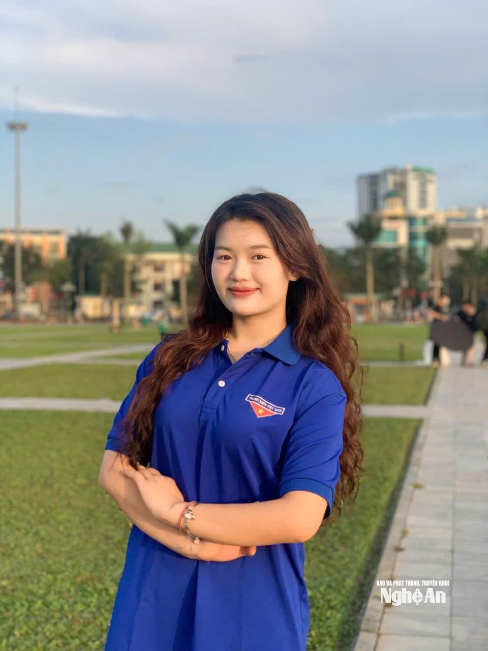 Ngoài học tập Xeo Thị Hoa tích cực tham gia các hoạt động tình nguyện. Ảnh NVCC