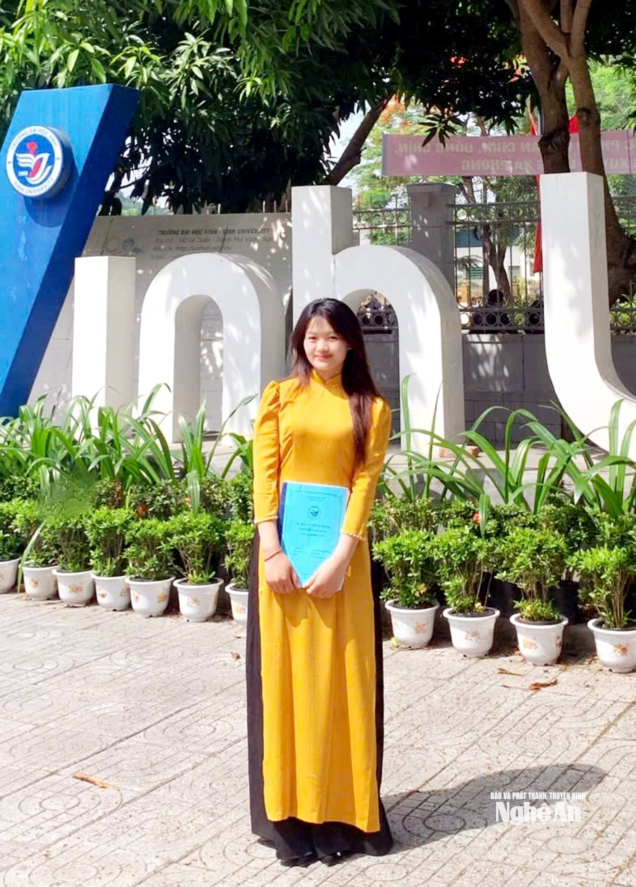 Xeo Thị Hoa hiện là sinh viên năm thứ 2 Khoa GDMN Trường Sư phạm ( Đại học Vinh). Ảnh NVCC