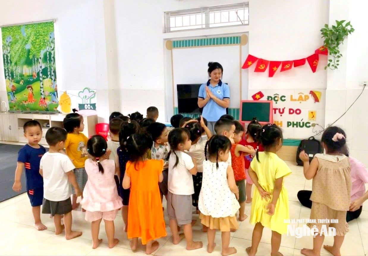 Xeo Thị Hoa ước mơ trở thành cô giáo mầm non ở bản làng quê hương