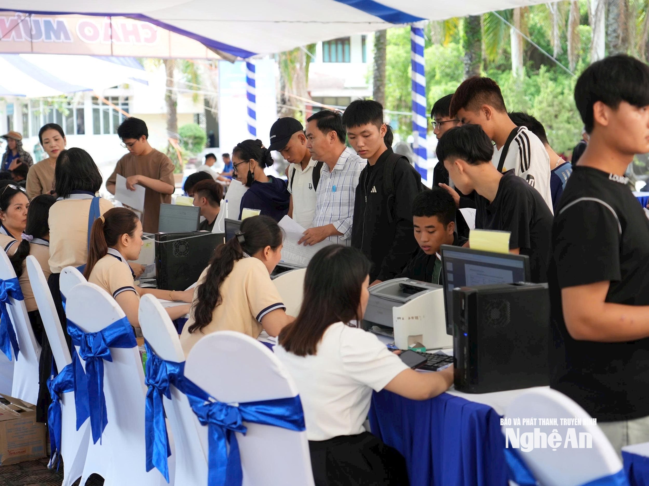 bna_nhieu-co-hoi-nghe-nghiep-cho-hoc-sinh-khi-hoc-cac-nganh-ky-thuat-d6cb81c7384d4f51f3e751191e1afed5.jpg