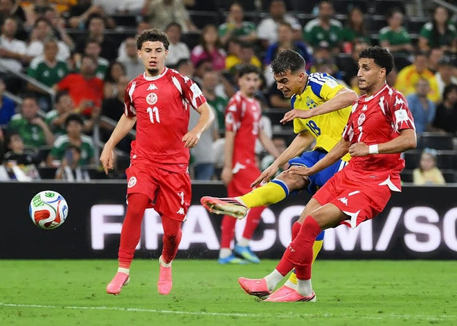 Yasin Ayari ăn mừng bàn thắng vào lưới Tunisia tại World Cup 2026