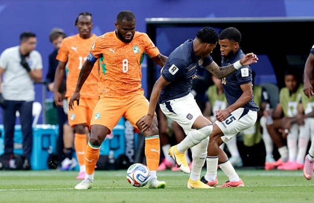 Franck Kessie kiểm soát khu trung tuyến