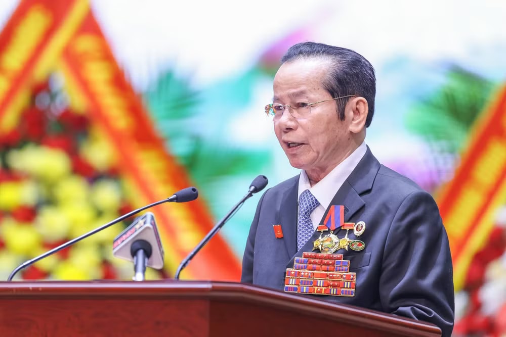 Anh hùng Lao động Lê Văn Kiểm phát biểu tham luận tại Đại hội. z7945174164316-fed4f81971f3903dfefbd2bf2194f2c7.jpg
