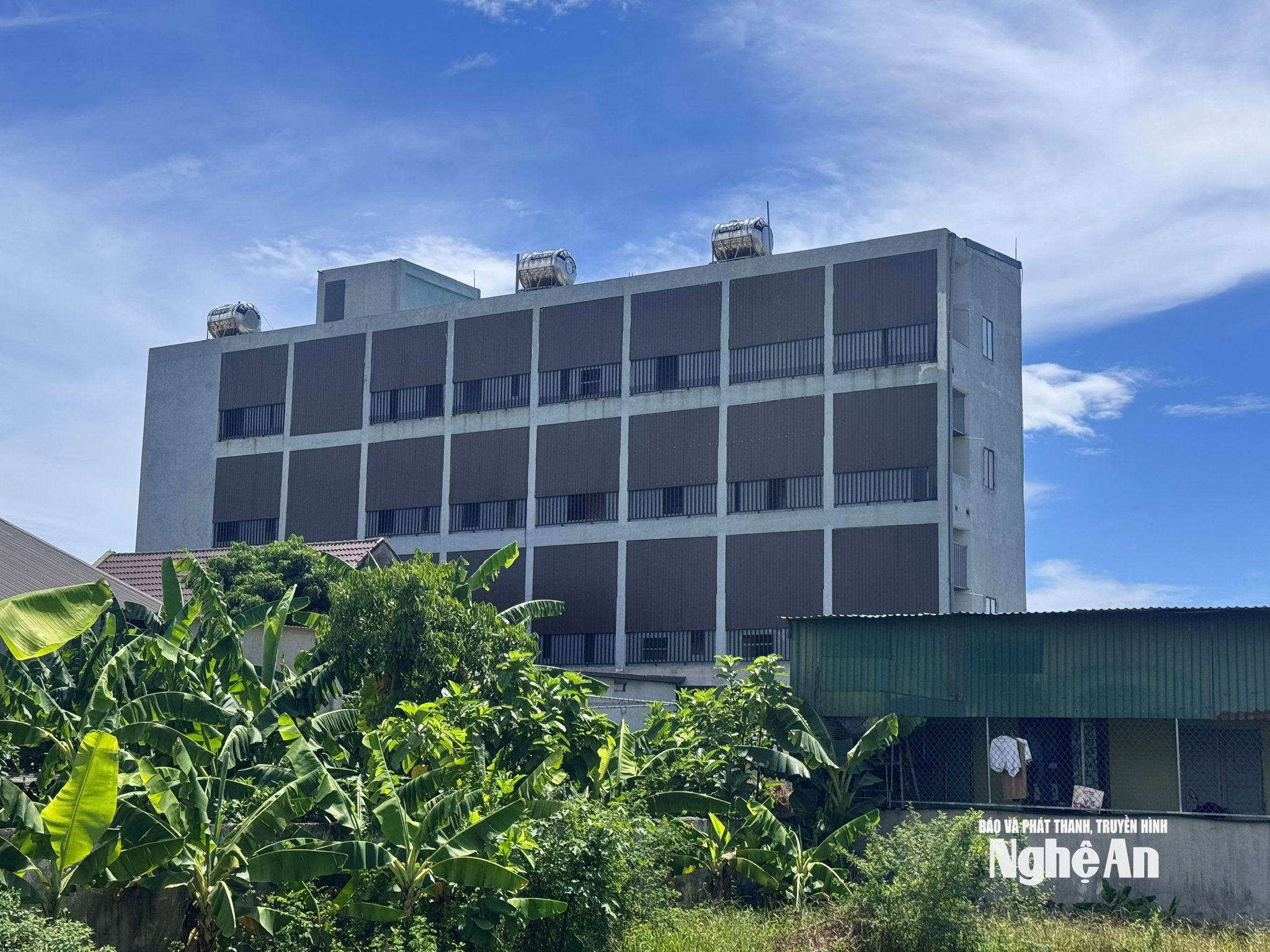  Khu nhà trọ cao tầng
