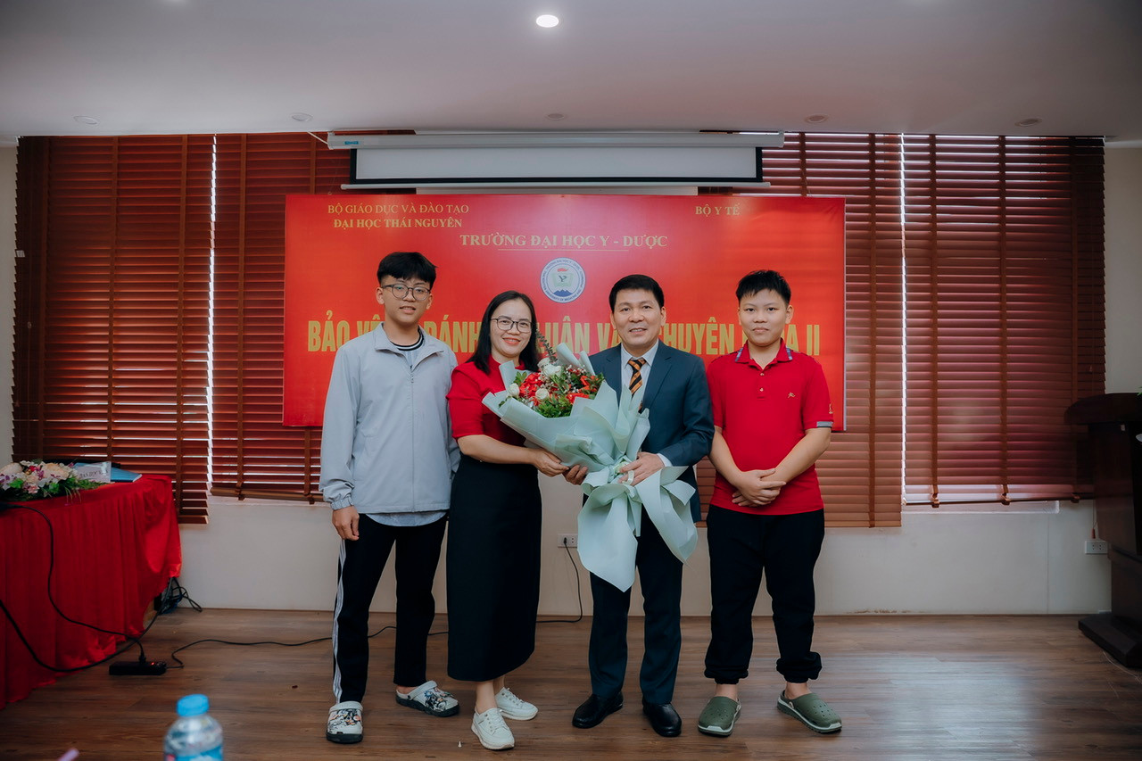 Cả gia đình