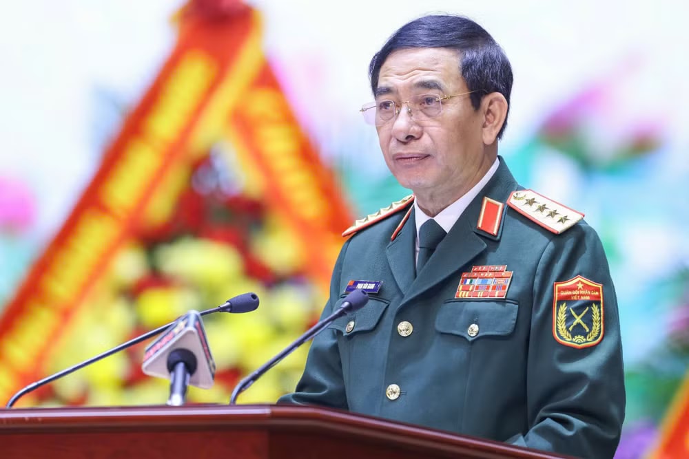 Đại tướng Phan Văn Giang, Ủy viên Bộ Chính trị, Phó Thủ tướng Chính phủ, Phó Bí thư Quân ủy Trung ương, Bộ trưởng Quốc phòng, phát biểu tại Đại hội. dtpvg.jpg
