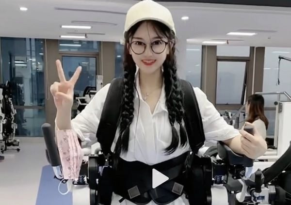 Phục hồi chức năng bằng khung xương Công nghệ khung xương hỗ trợ người liệt vận động