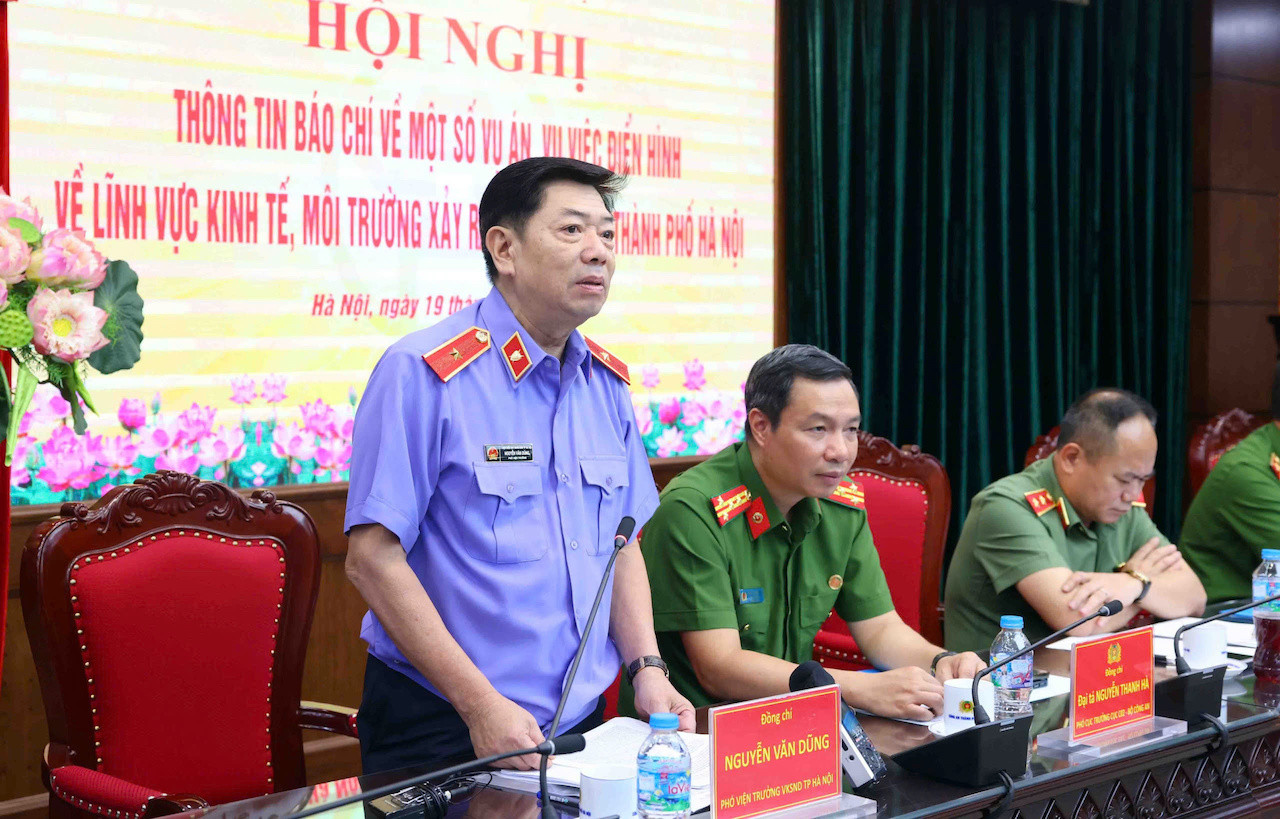Đồng chí Nguyễn Văn Dũng trao đổi về căn cứ pháp lý xử lý tội phạm lừa đảo