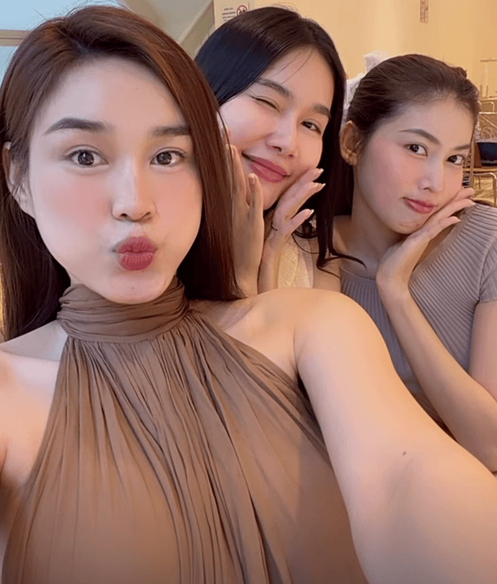 Hoa hậu Đỗ Thị Hà rạng rỡ trong buổi gặp gỡ thân mật cùng Phương Anh và Ngọc Thảo.