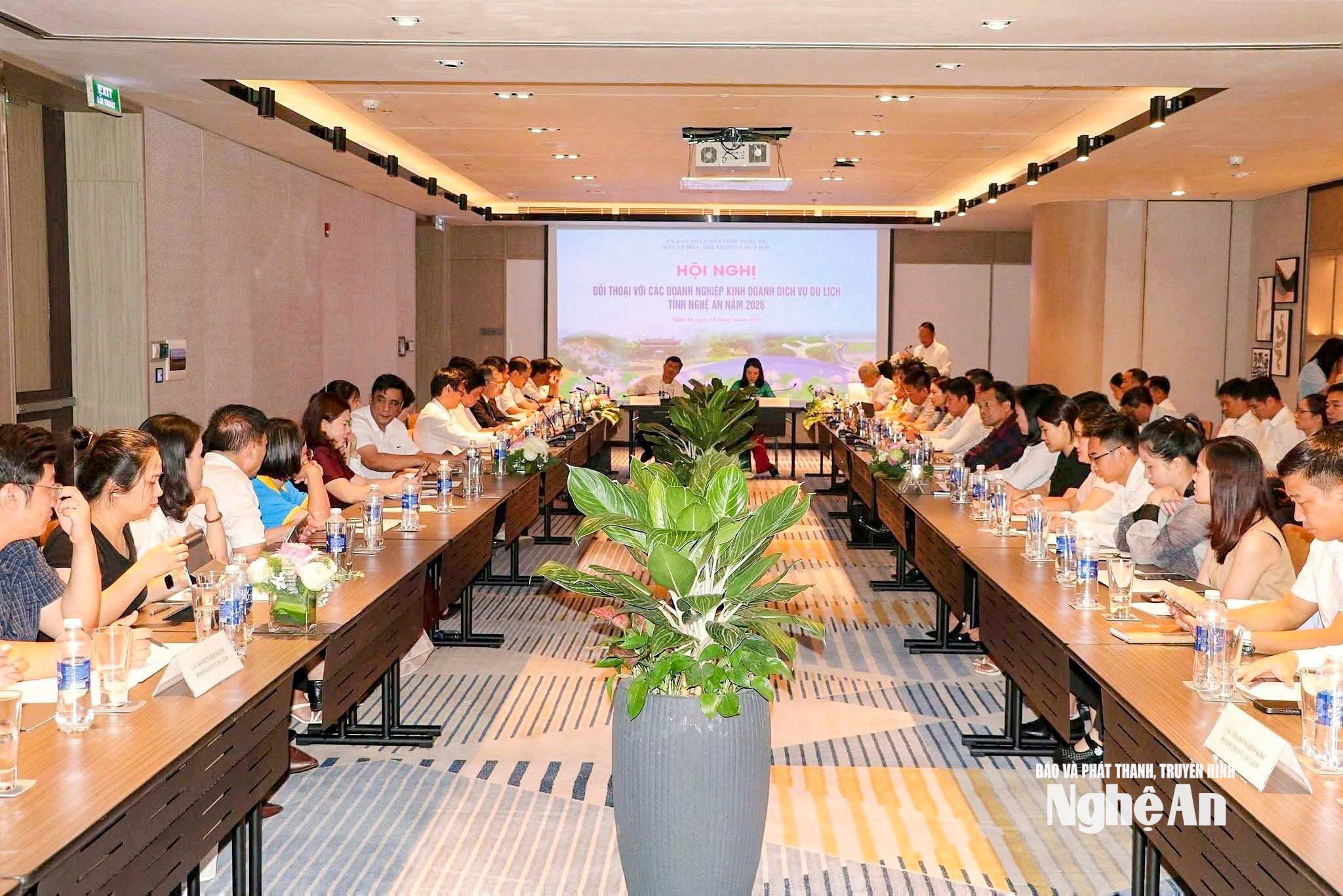 Toàn cảnh hội nghị đối thoại