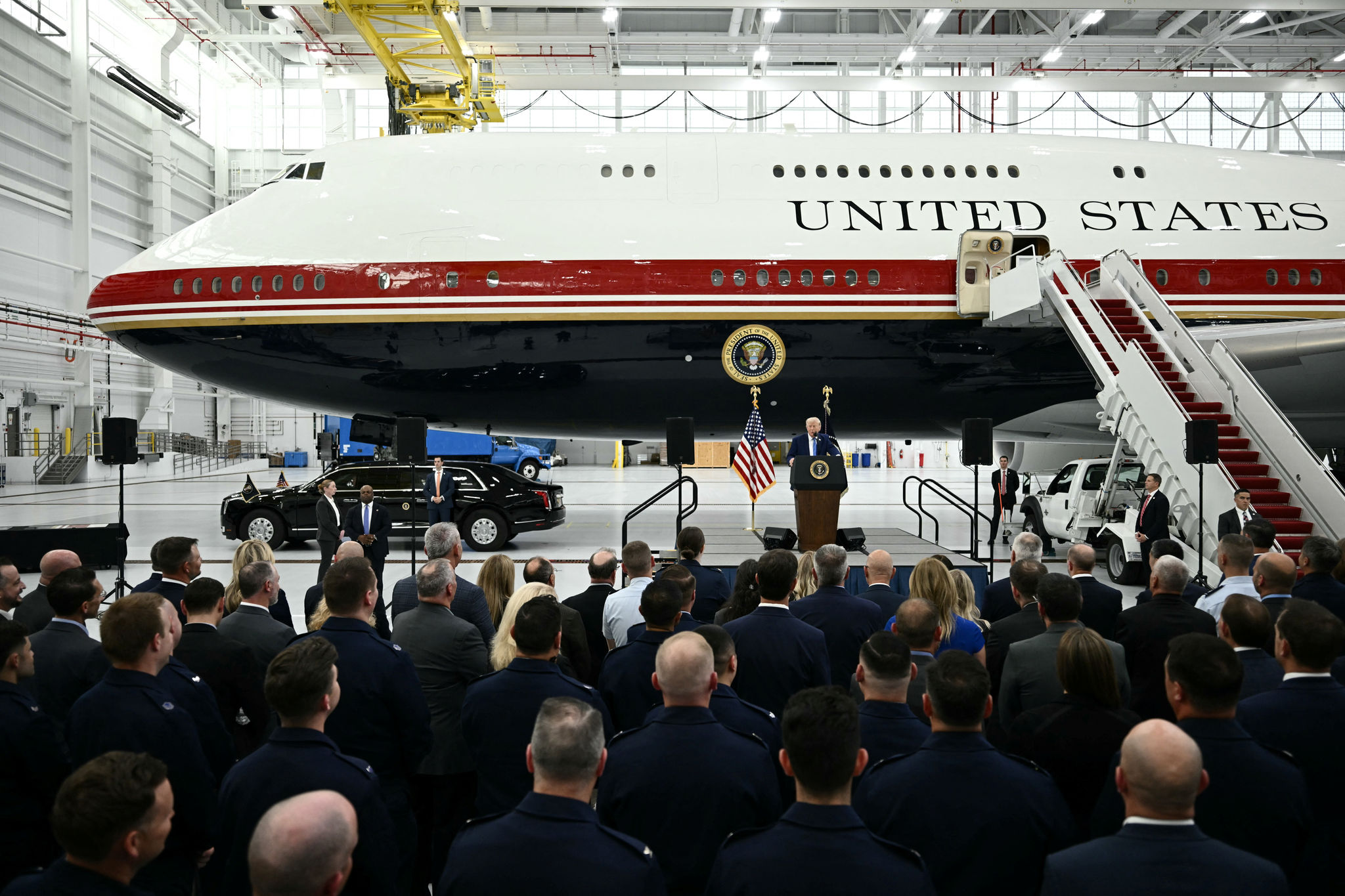 Tổng thống Trump ra mắt chuyên cơ Không lực Một mới do Qatar tặng 