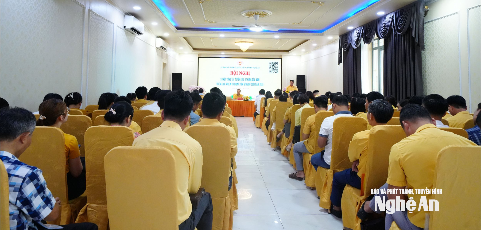 Toàn cảnh hội nghị 1